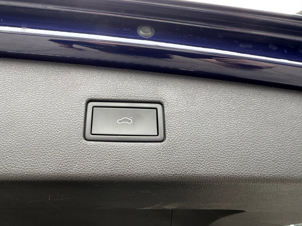 Used 2022 Volkswagen Tiguan SE FWD image 38