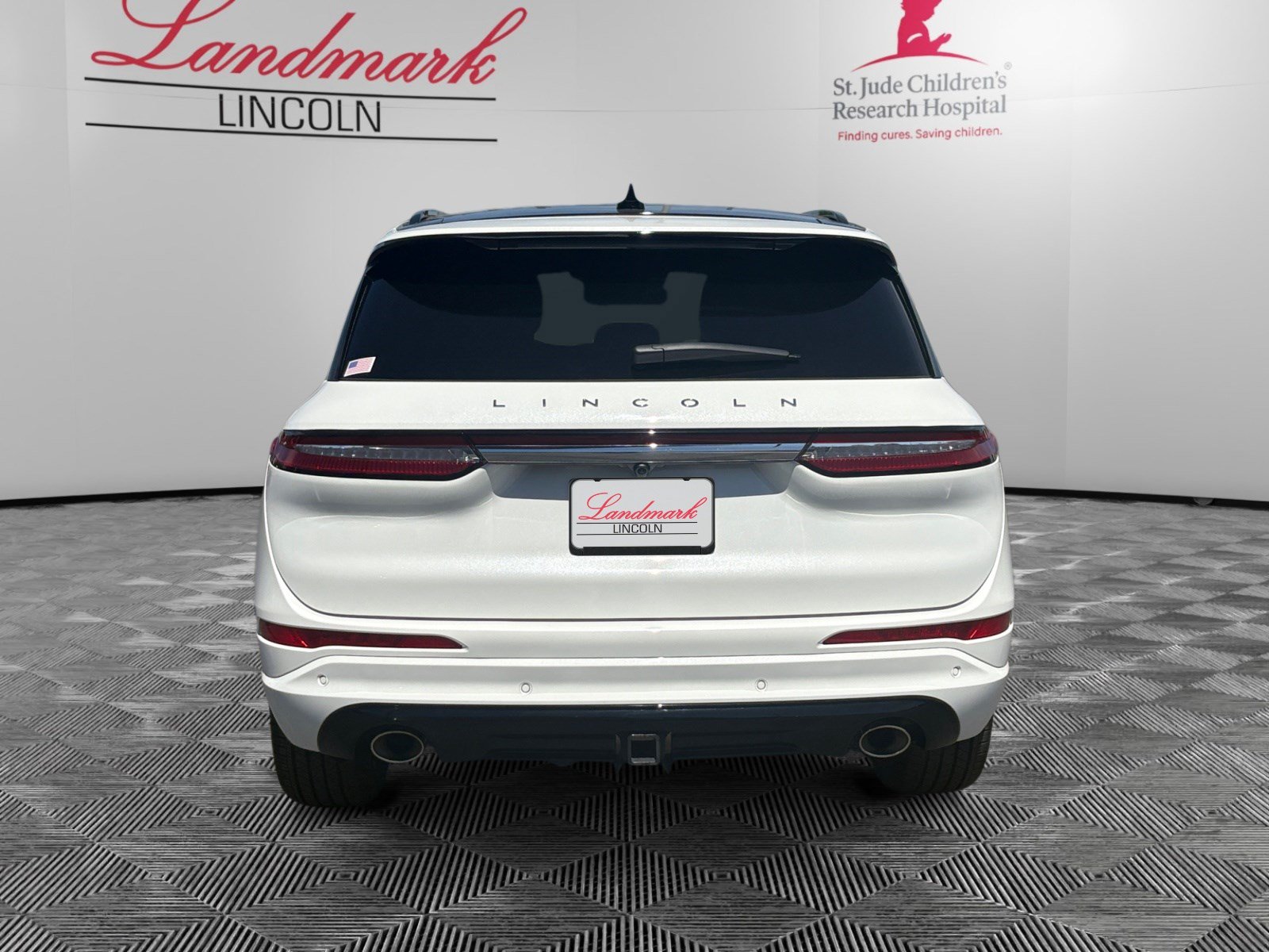 Certified 2024 Lincoln Corsair Reserve w/ Equipment Group 202A AWD/4WD image 4