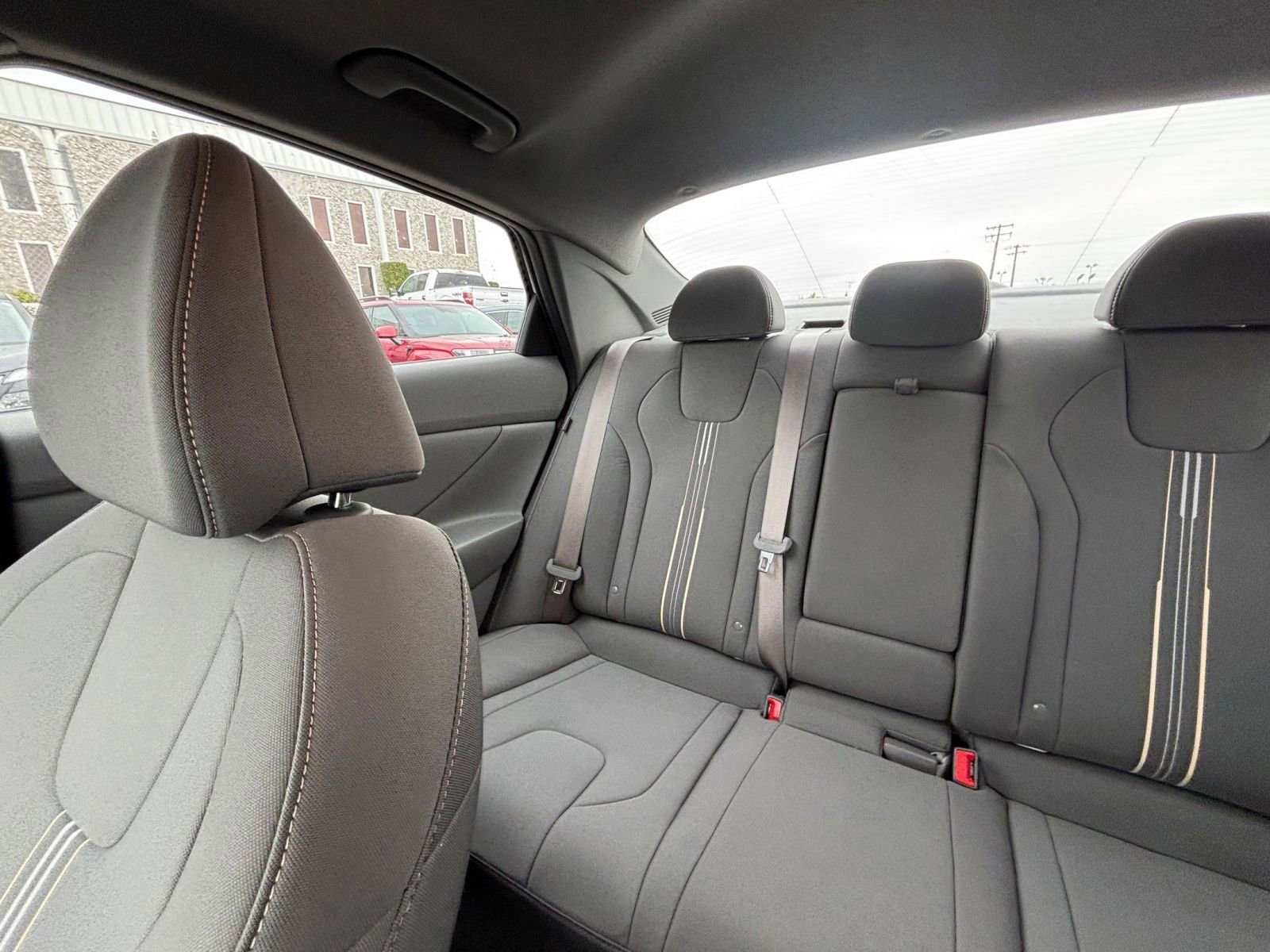 Used 2025 Hyundai Elantra SEL FWD image 40