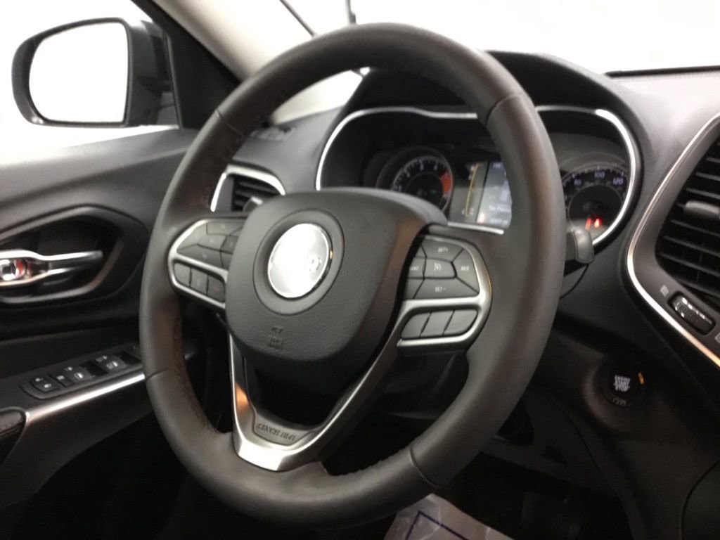 Used 2022 Jeep Cherokee Latitude w/ Comfort/Safety Group AWD/4WD image 35
