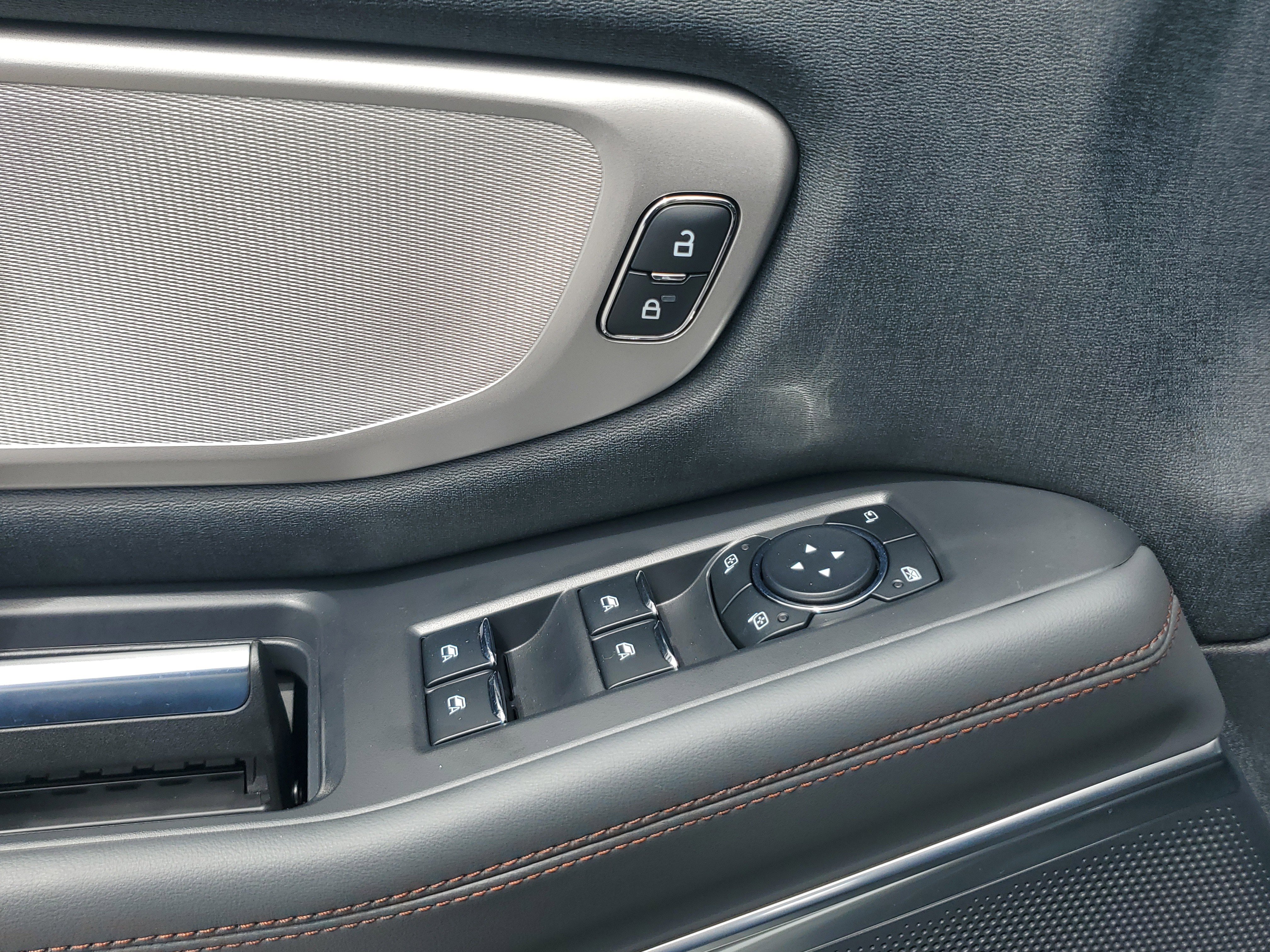 Used 2025 Ford Expedition Active RWD image 24