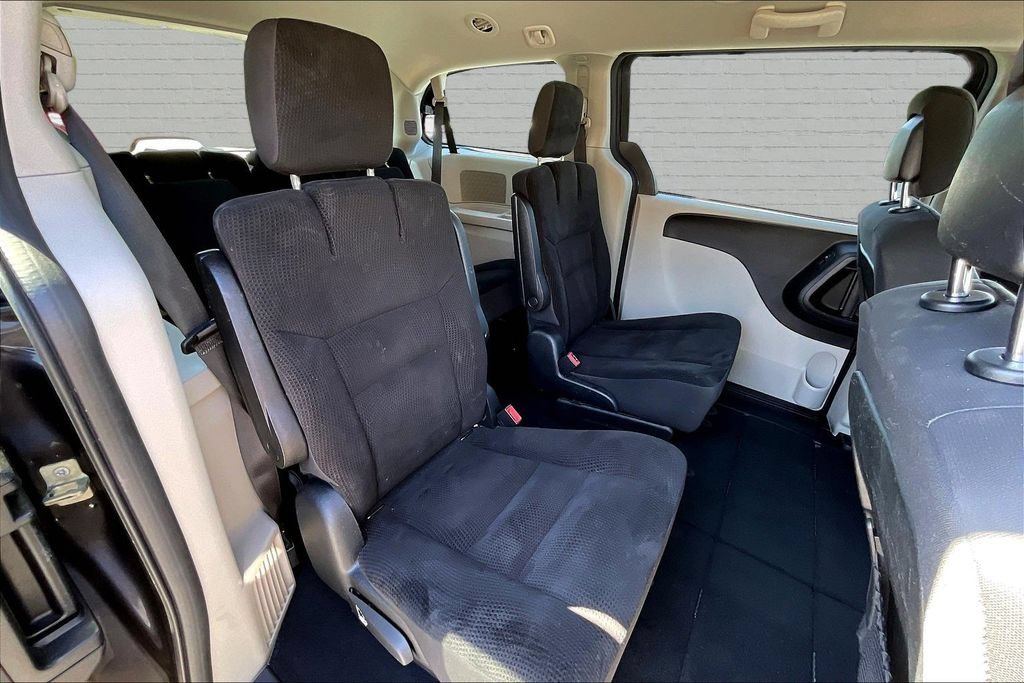 Used 2019 Dodge Grand Caravan SE FWD image 22