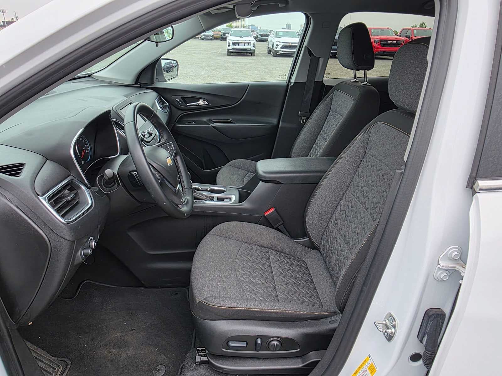 Used 2024 Chevrolet Equinox LT AWD/4WD image 20