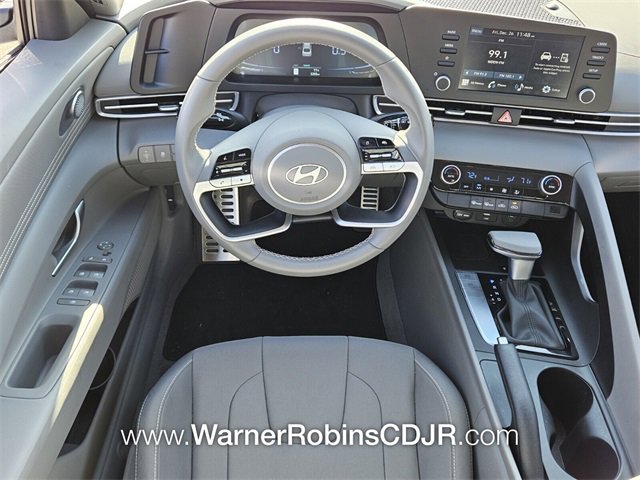 Used 2025 Hyundai Elantra Sport image 7