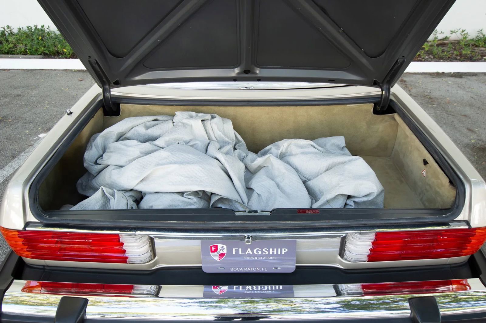 Used 1989 Mercedes-Benz 560 SL image 45