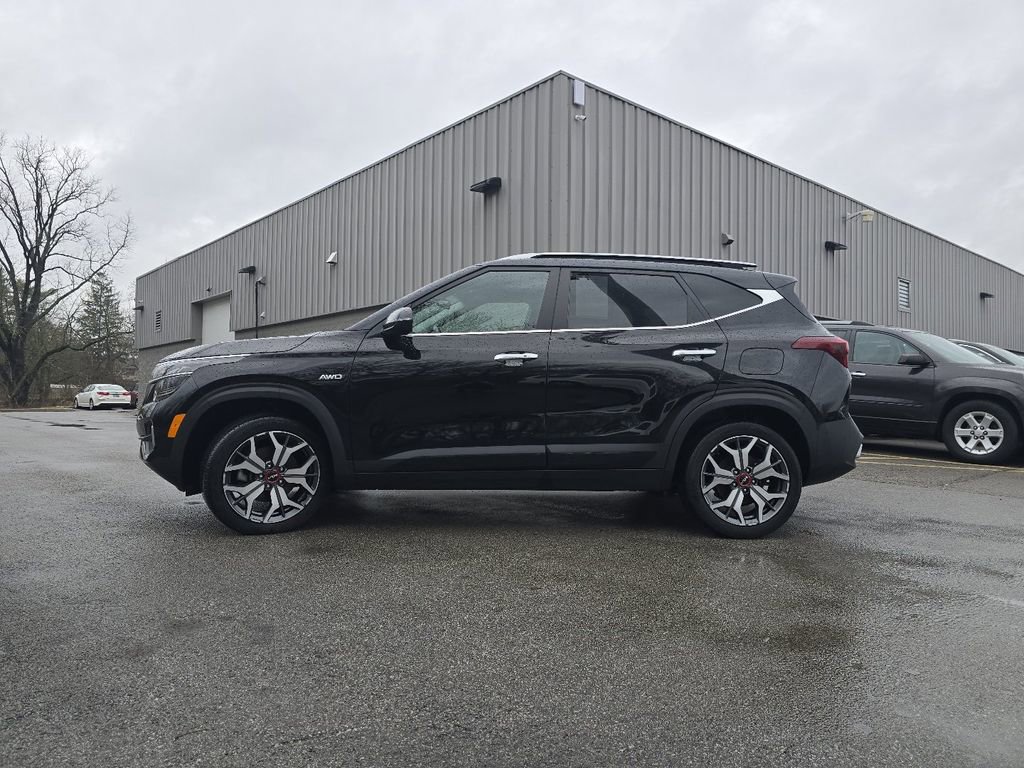Used 2022 Kia Seltos SX w/ Sunroof Package image 14
