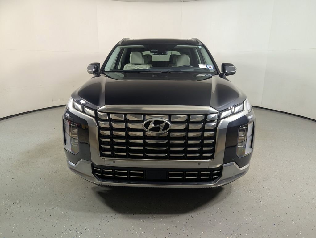 Used 2024 Hyundai Palisade Calligraphy image 2