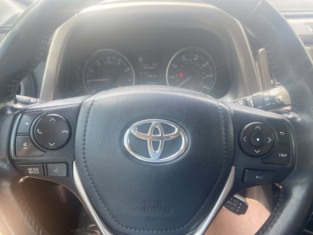 Used 2018 Toyota RAV4 XLE AWD/4WD image 21