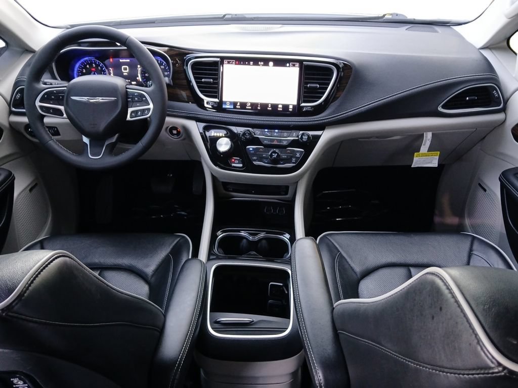 Used 2023 Chrysler Pacifica Limited w/ Uconnect Theater Family Group AWD/4WD image 20