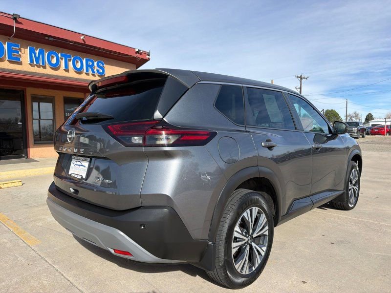 Used 2022 Nissan Rogue SV AWD/4WD image 3