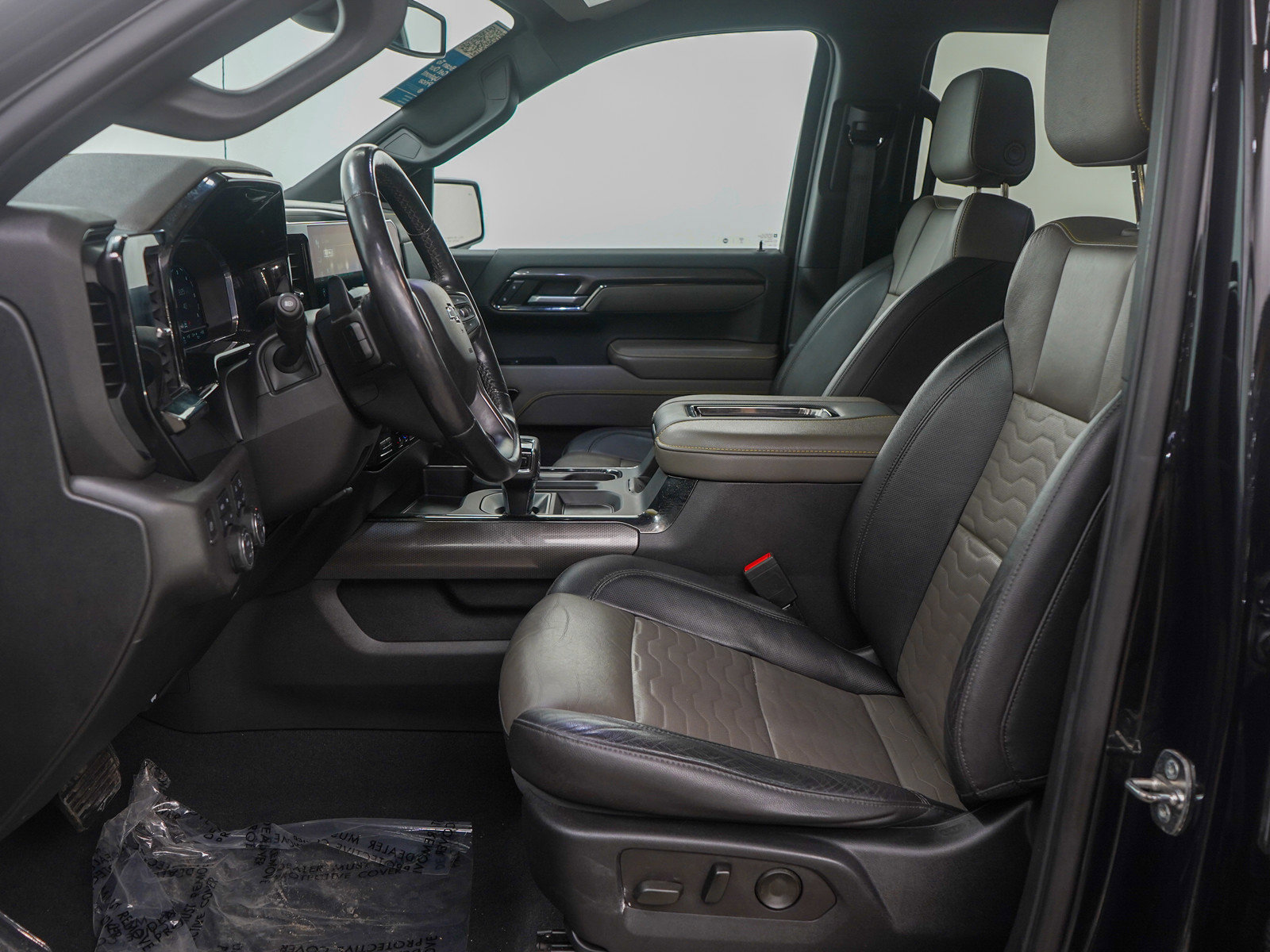 Used 2022 Chevrolet Silverado 1500 ZR2 image 16