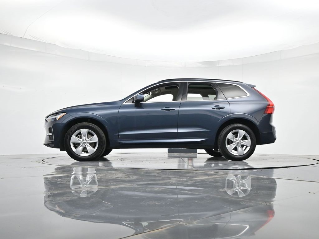 Used 2022 Volvo XC60 B5 Momentum image 33