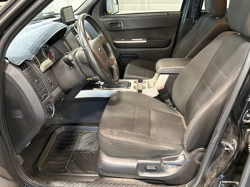 Used 2011 Ford Escape XLT AWD/4WD image 6