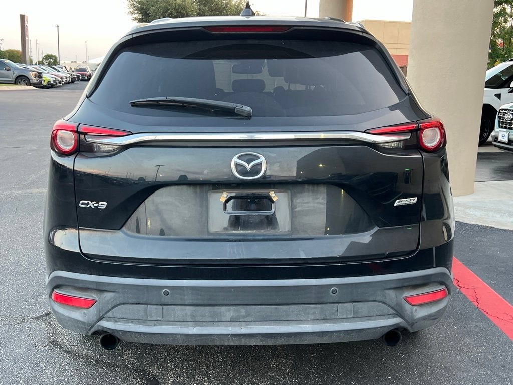 Used 2018 MAZDA CX-9 Touring w/ Touring Premium Package FWD image 4
