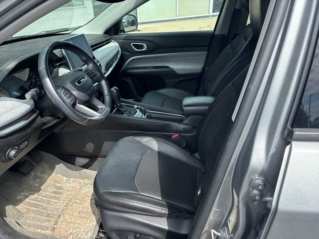 Certified 2022 Jeep Compass Latitude w/ Sun and Sound Group AWD/4WD image 6