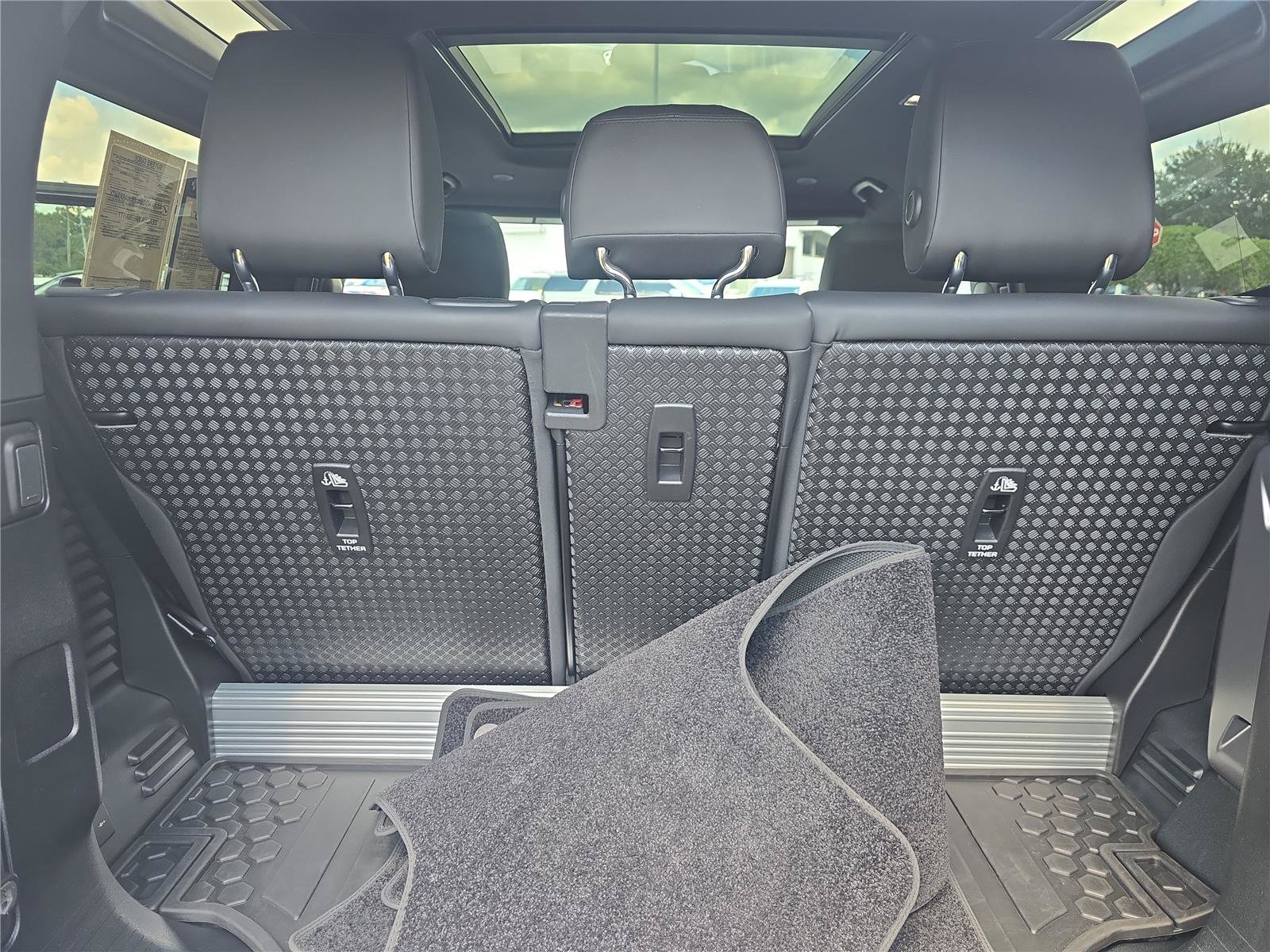 Used 2023 Land Rover Defender 90 S AWD/4WD image 7