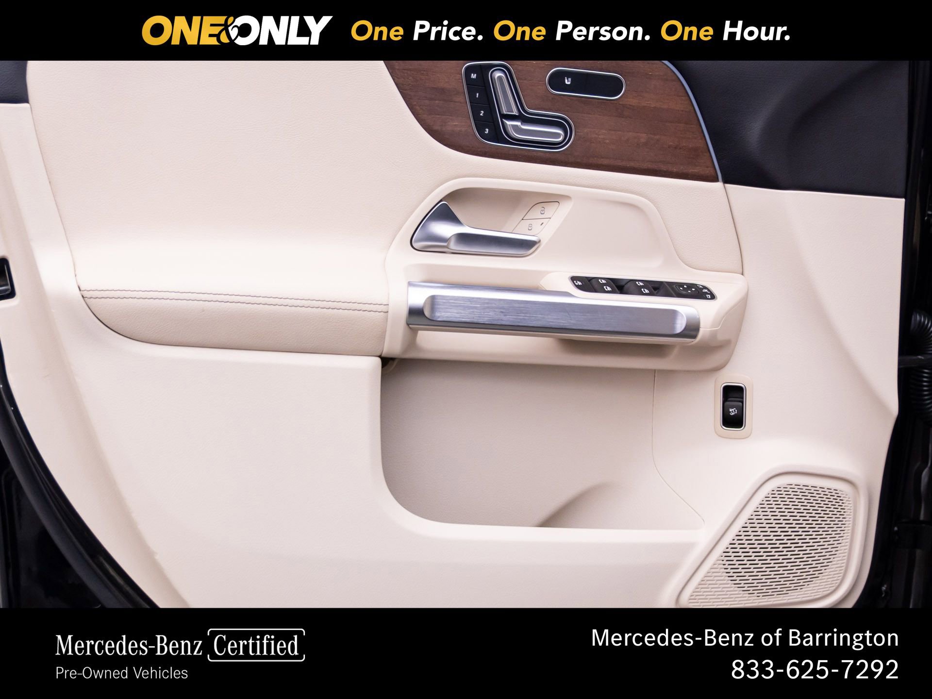 Used 2023 Mercedes-Benz GLB 250 4MATIC w/ Premium Package image 14