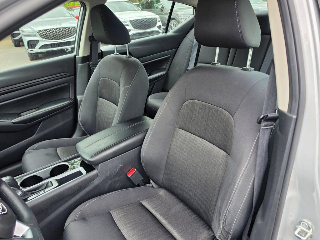 Used 2024 Nissan Altima 2.5 SV FWD image 21