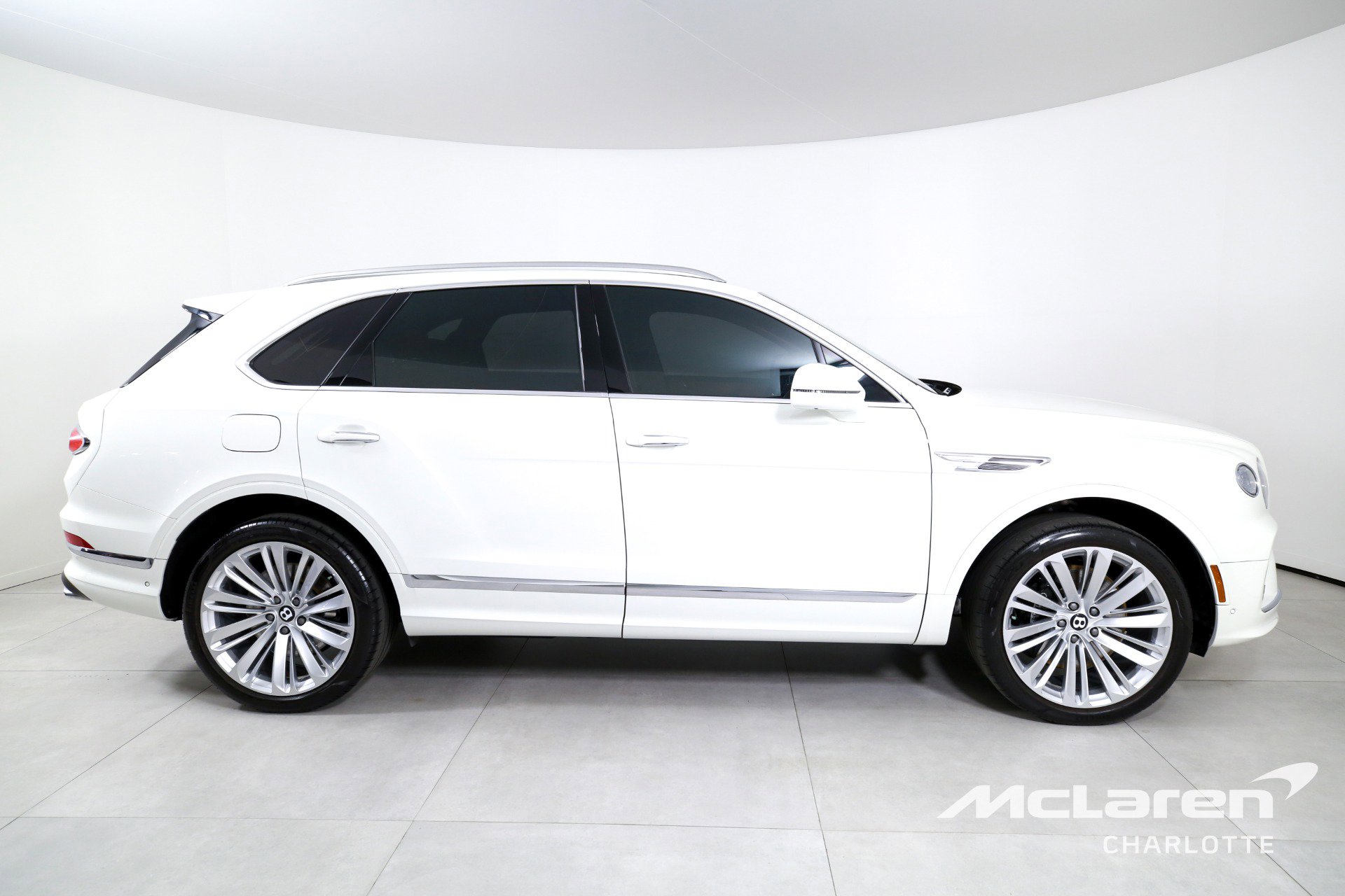 Used 2022 Bentley Bentayga image 9