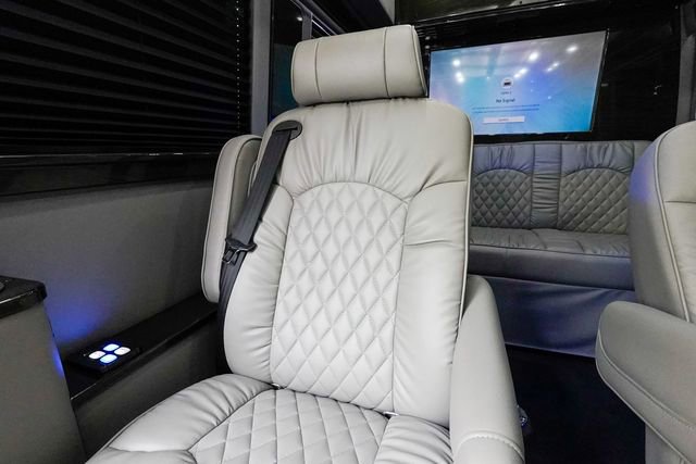 Used 2018 Mercedes-Benz Sprinter 3500 image 92