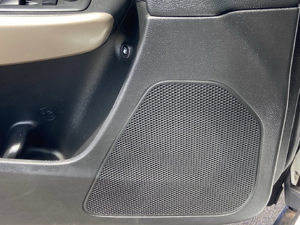 Used 2018 Jeep Cherokee Latitude w/ Safety Group FWD image 19