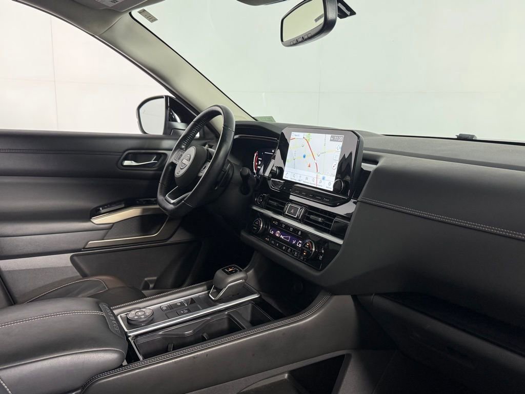 Used 2022 Nissan Pathfinder Platinum w/ Lighting Package (N92) image 31