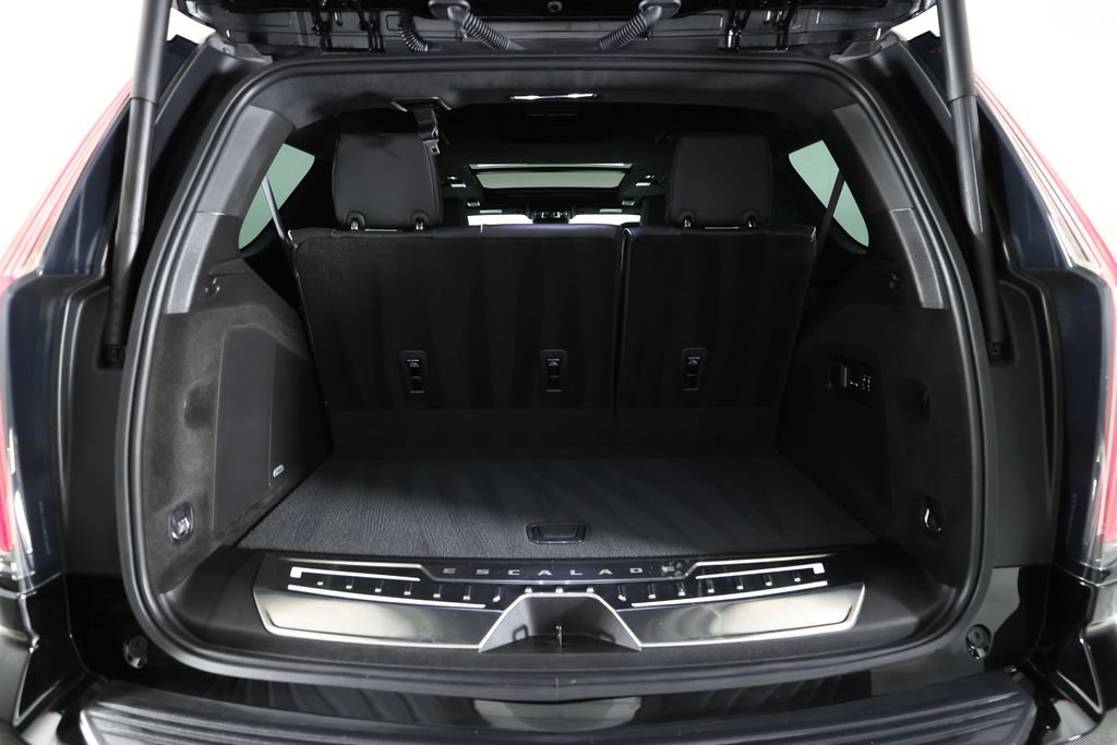 Used 2026 Cadillac Escalade Platinum Sport w/ LPO, ONYX Package AWD/4WD image 13
