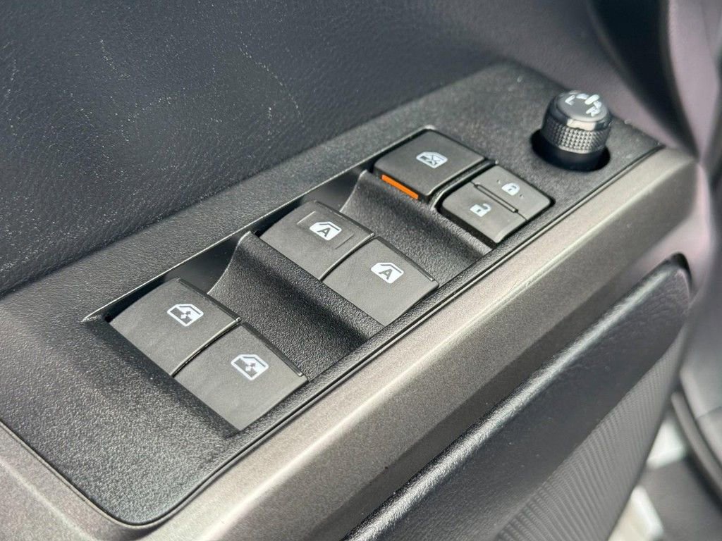 Used 2021 Toyota Tacoma TRD Off-Road AWD/4WD image 19