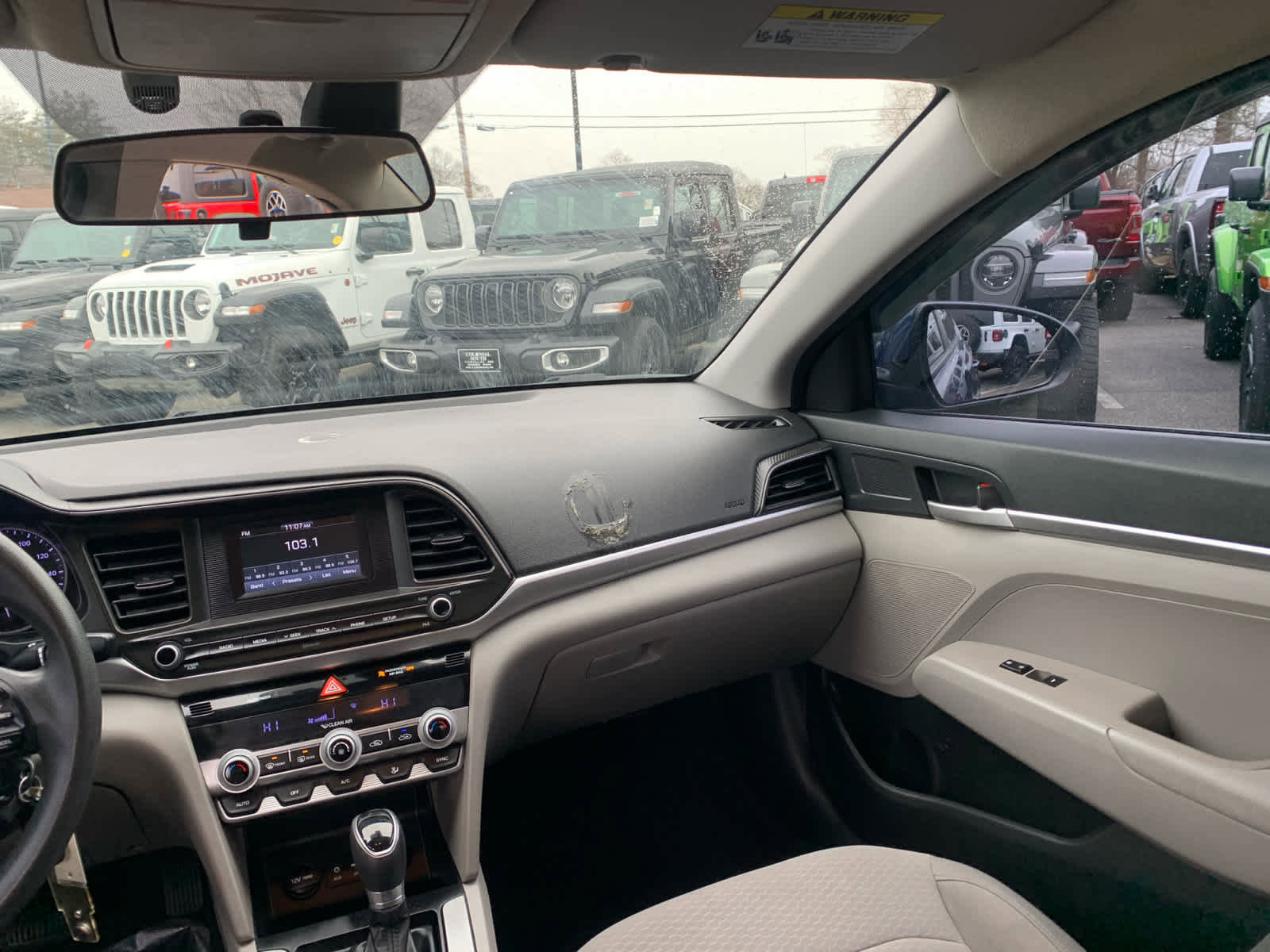 Used 2020 Hyundai Elantra SE image 33