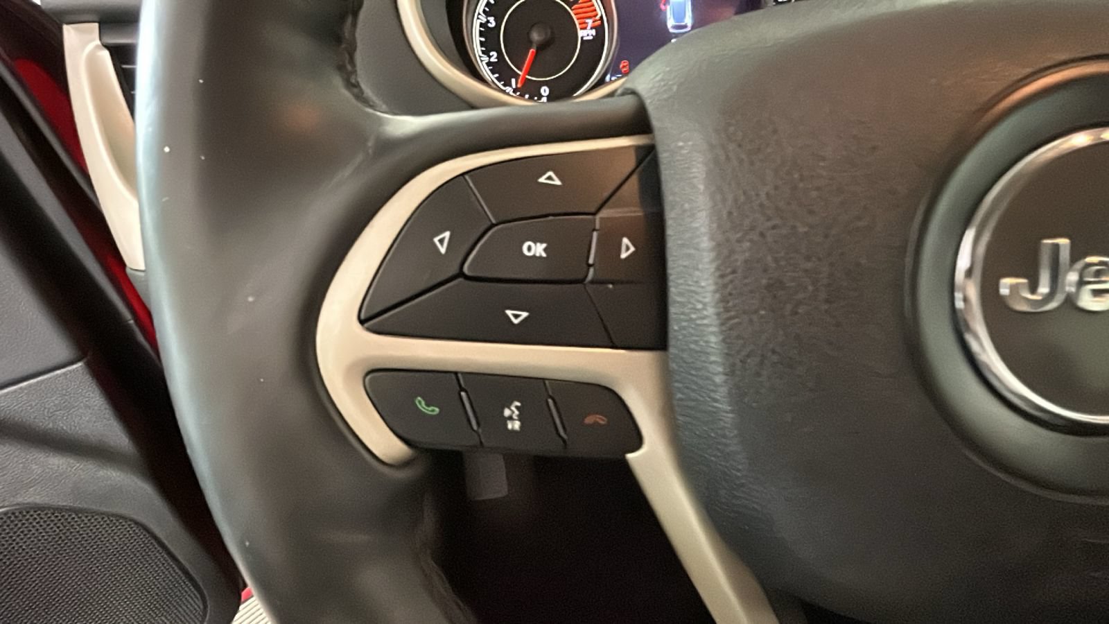 Used 2018 Jeep Cherokee Limited w/ High Altitude Package AWD/4WD image 19