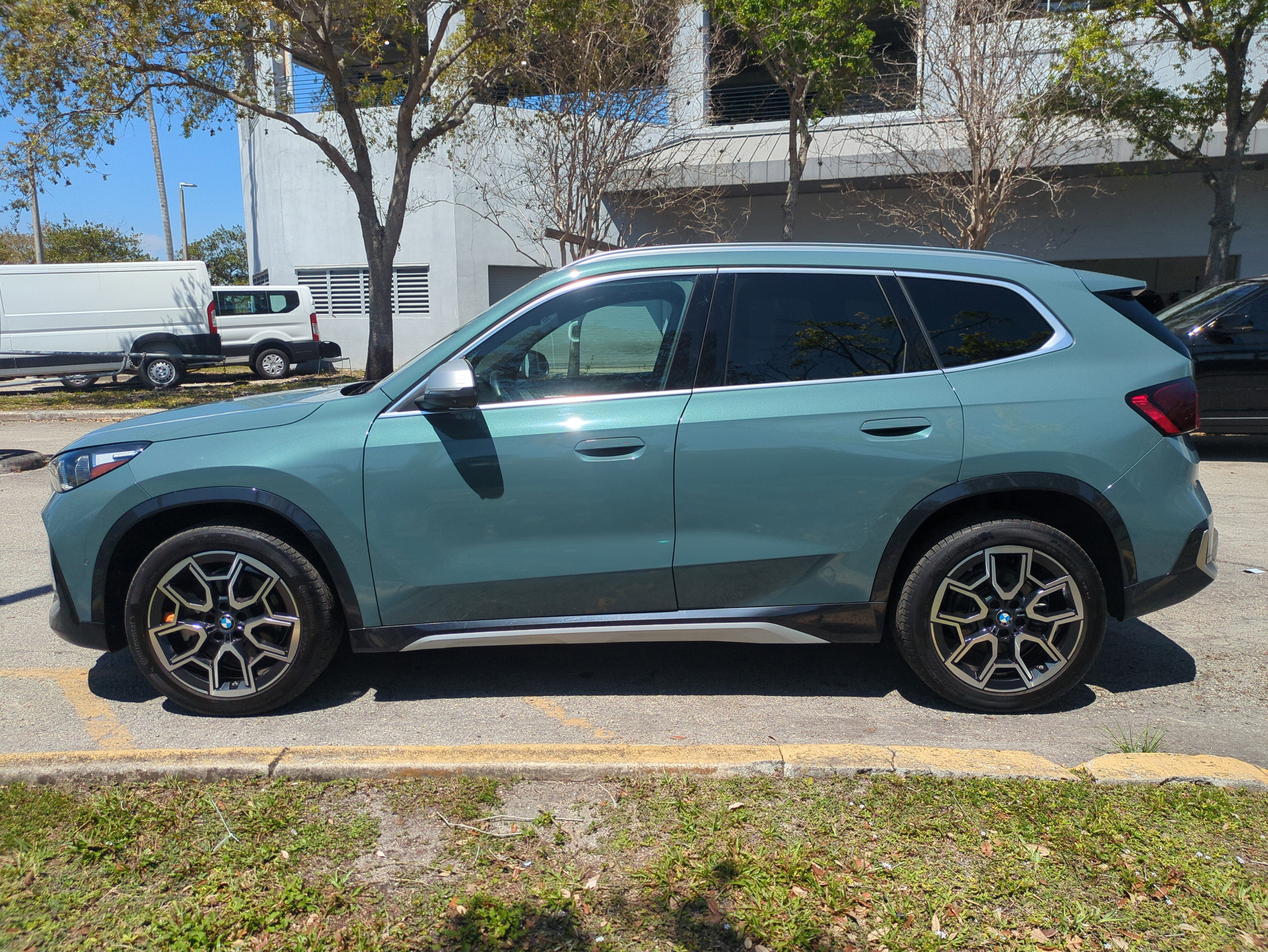 Used 2023 BMW X1 xDrive28i w/ Premium Package image 8