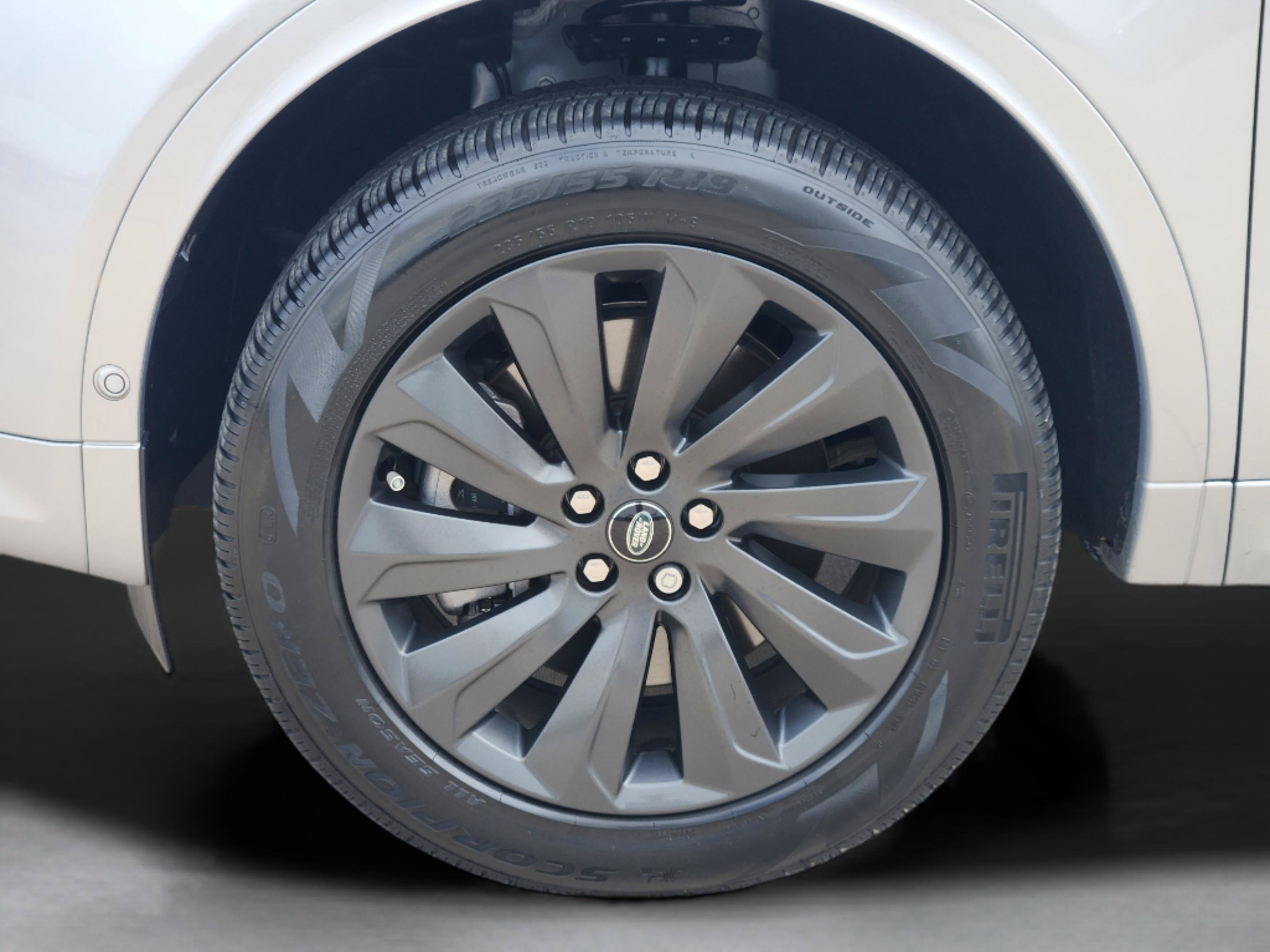 Certified 2025 Land Rover Discovery Sport S AWD/4WD image 36