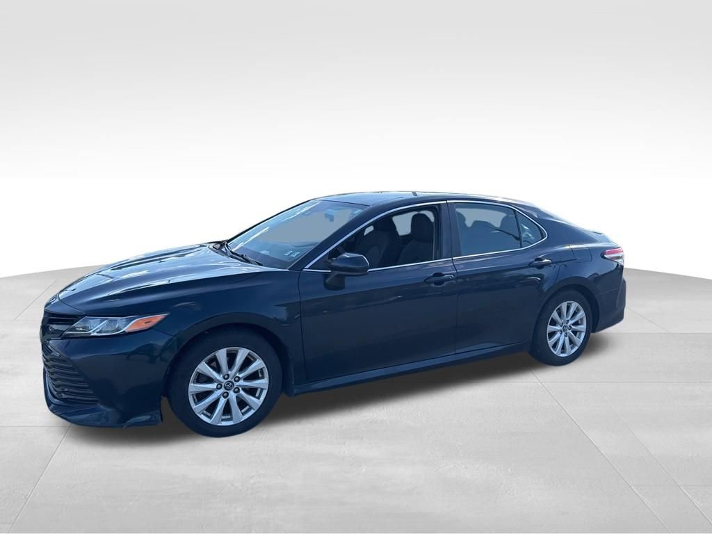 Used 2019 Toyota Camry LE FWD image 2