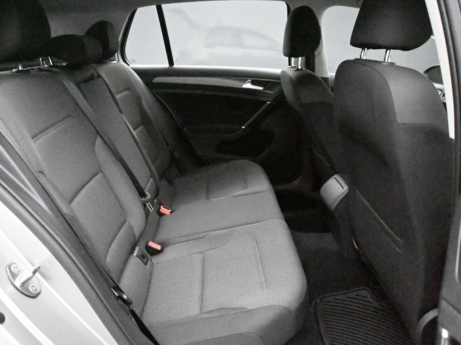 Used 2018 Volkswagen Golf S image 20