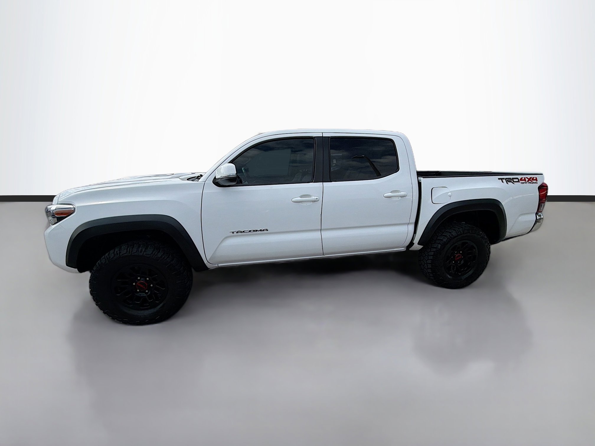 Used 2019 Toyota Tacoma TRD Off-Road AWD/4WD image 7