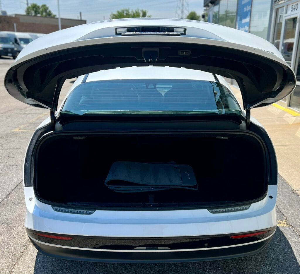 Used 2025 Lucid Air Pure RWD image 9