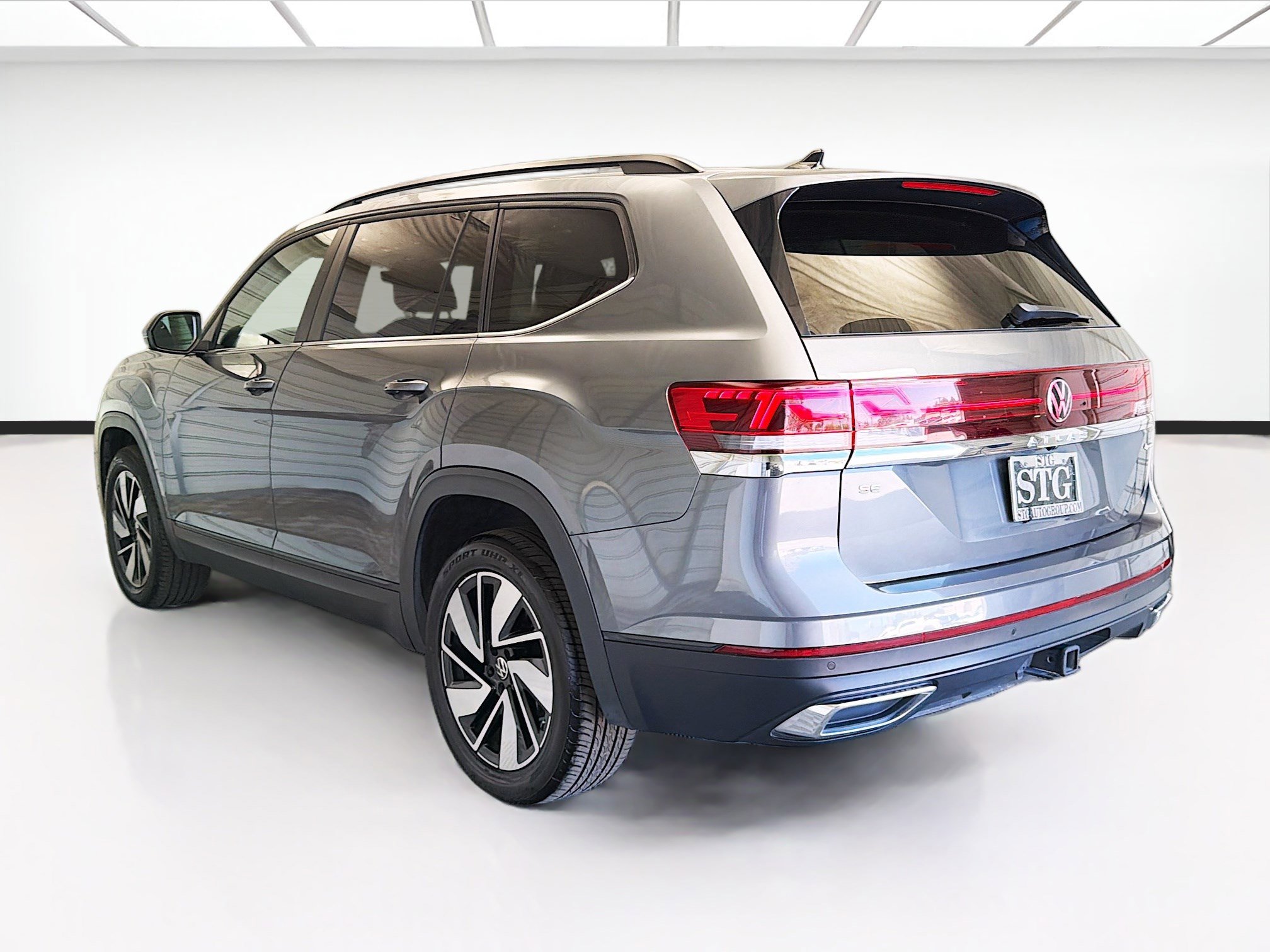 Used 2024 Volkswagen Atlas SE AWD/4WD image 6