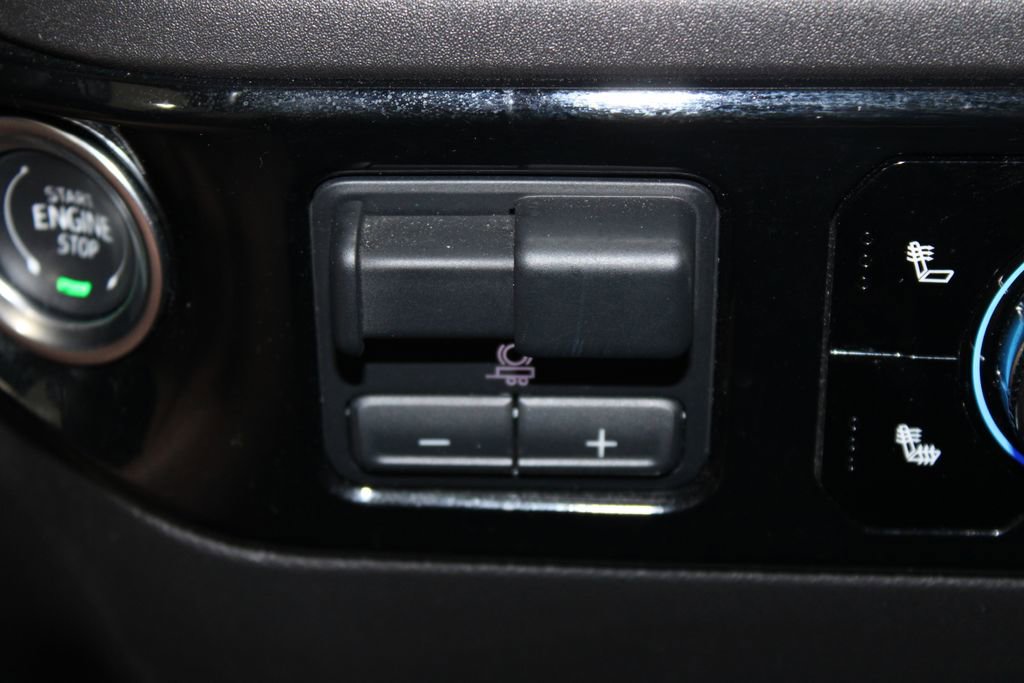 Used 2025 GMC Sierra 1500 SLT AWD/4WD image 43