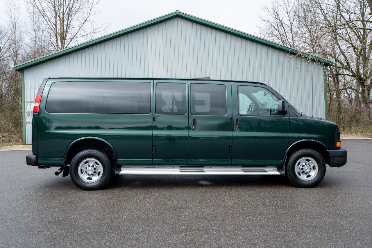 Used 2014 Chevrolet Express 3500 LS image 2