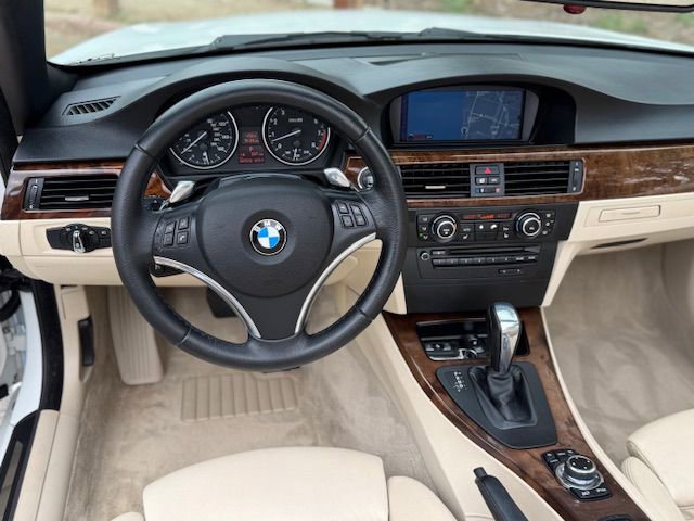 Used 2010 BMW 328i Convertible w/ Premium Pkg image 30