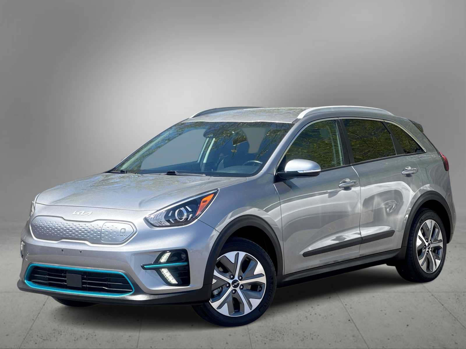 Used 2022 Kia Niro EX