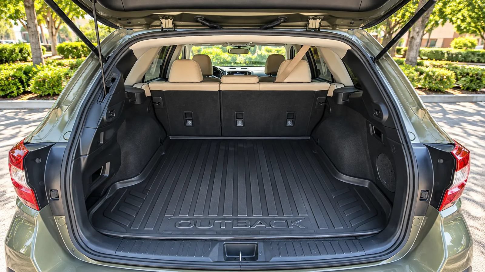 Used 2019 Subaru Outback 2.5i Limited AWD/4WD image 12