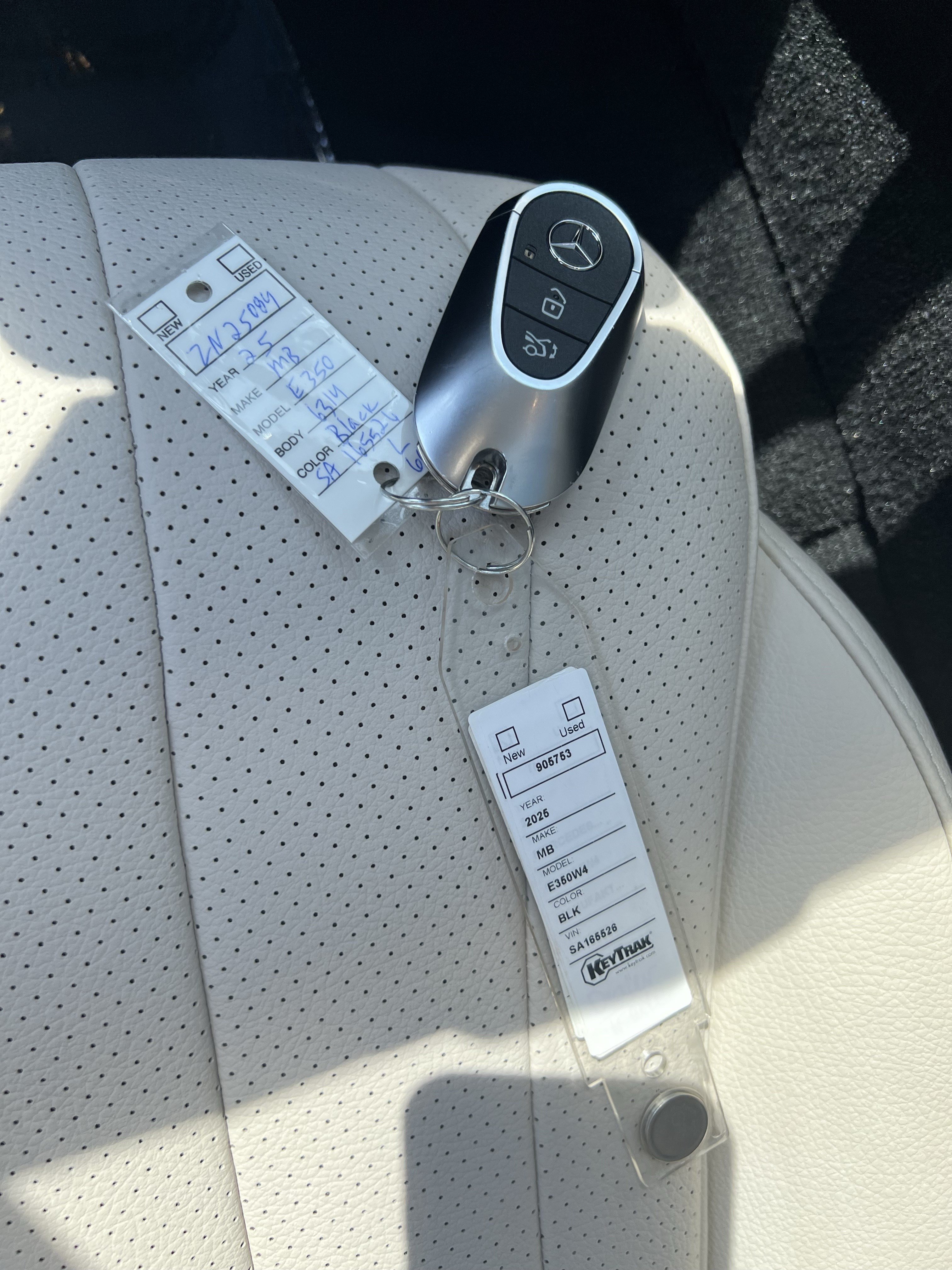 Used 2025 Mercedes-Benz E 350 4MATIC Sedan image 38