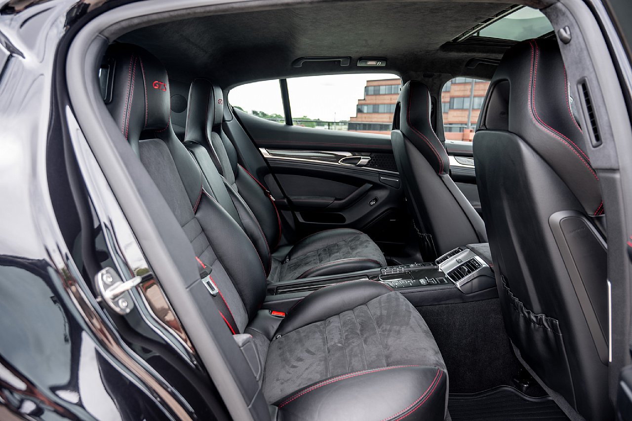 Used 2015 Porsche Panamera GTS AWD/4WD image 26
