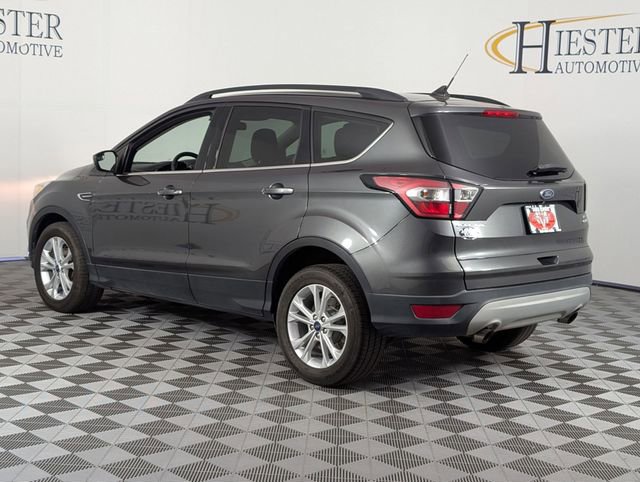 Used 2018 Ford Escape SE w/ SE Sync 3 Package FWD image 5