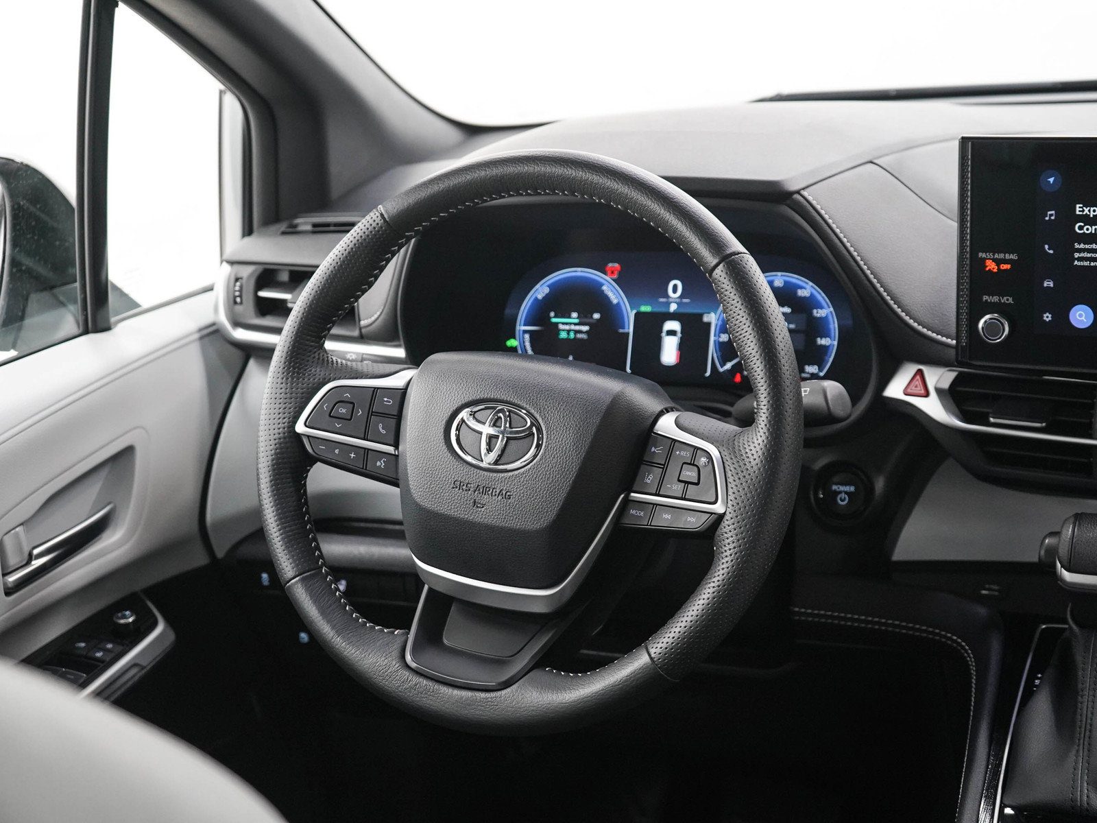 Used 2025 Toyota Sienna XSE AWD/4WD image 15