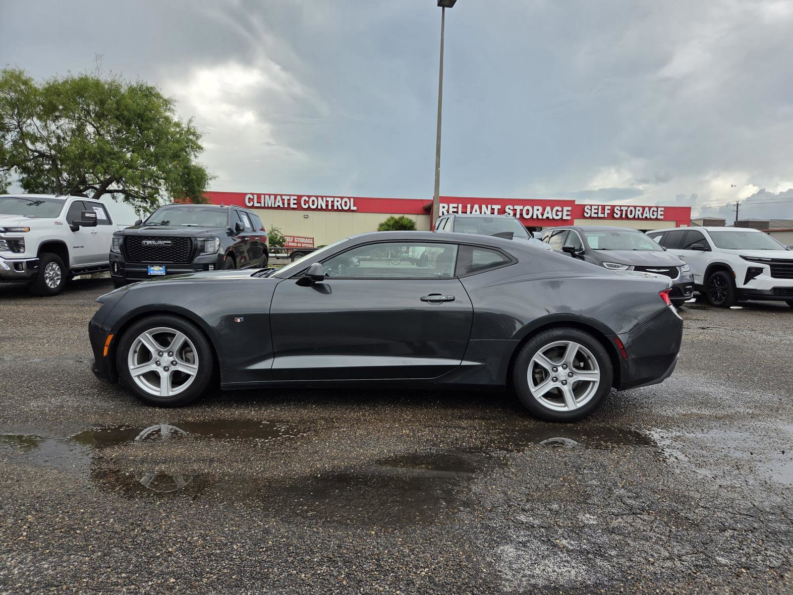 Used 2018 Chevrolet Camaro LT RWD image 2