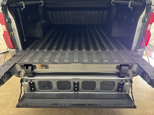 Used 2024 Chevrolet Silverado 1500 High Country w/ Technology Package AWD/4WD image 28
