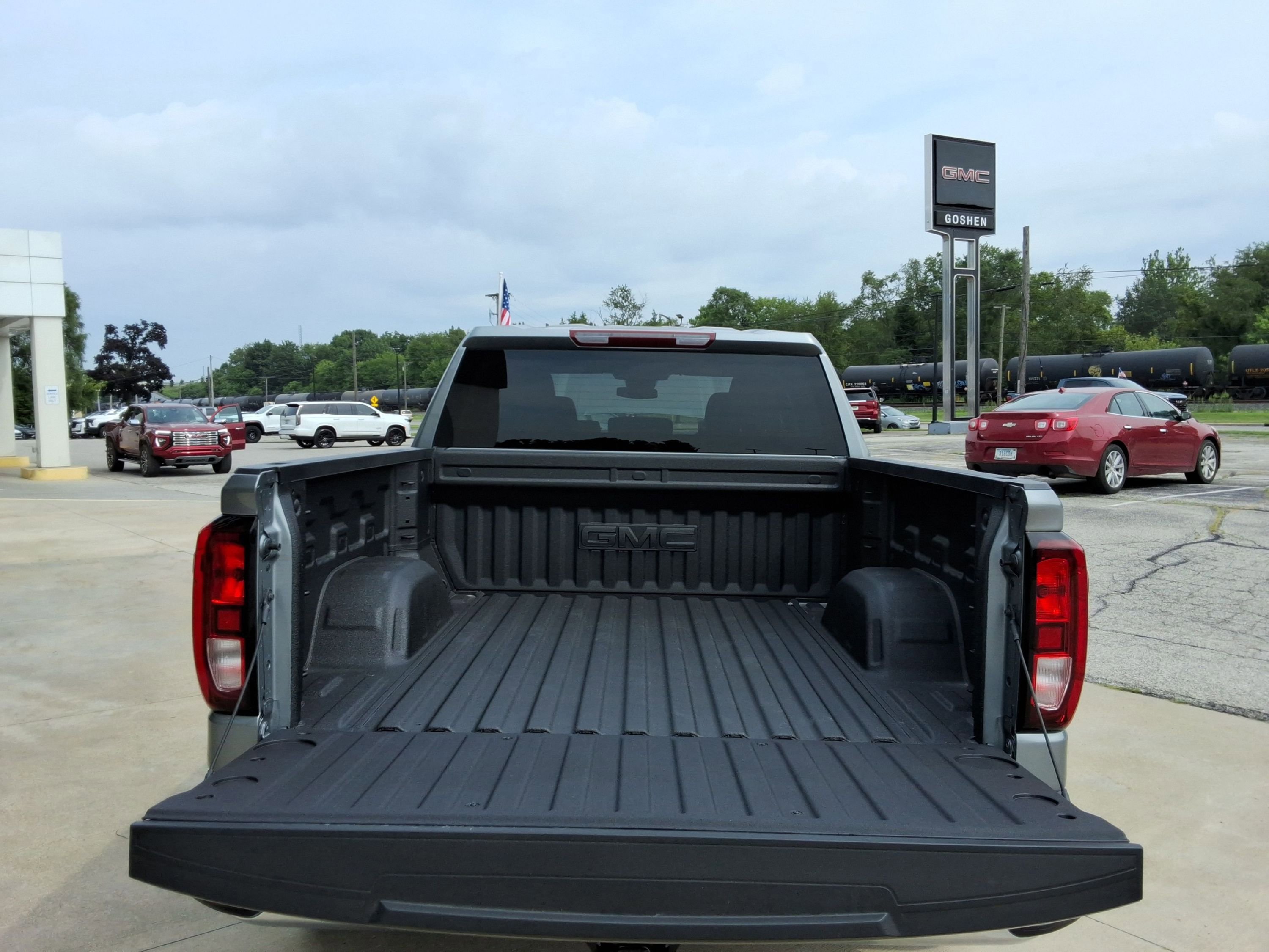 Used 2026 GMC Sierra 1500 SLE AWD/4WD image 33