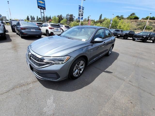 Used 2024 Volkswagen Jetta SE FWD image 4